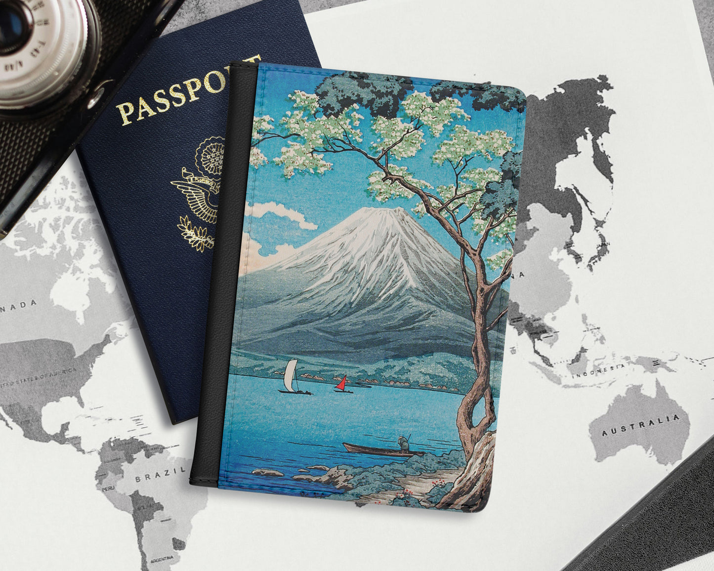 Hiroaki Takahashi - Mount Fuji from Lake Yamanaka passport cover